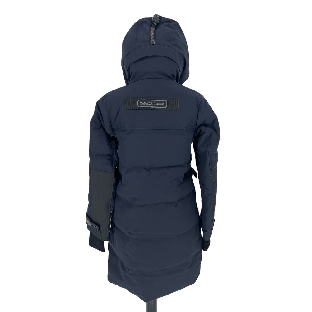 Canada Goose Bennett Parka in Navy & Black - Picture 14 of 16